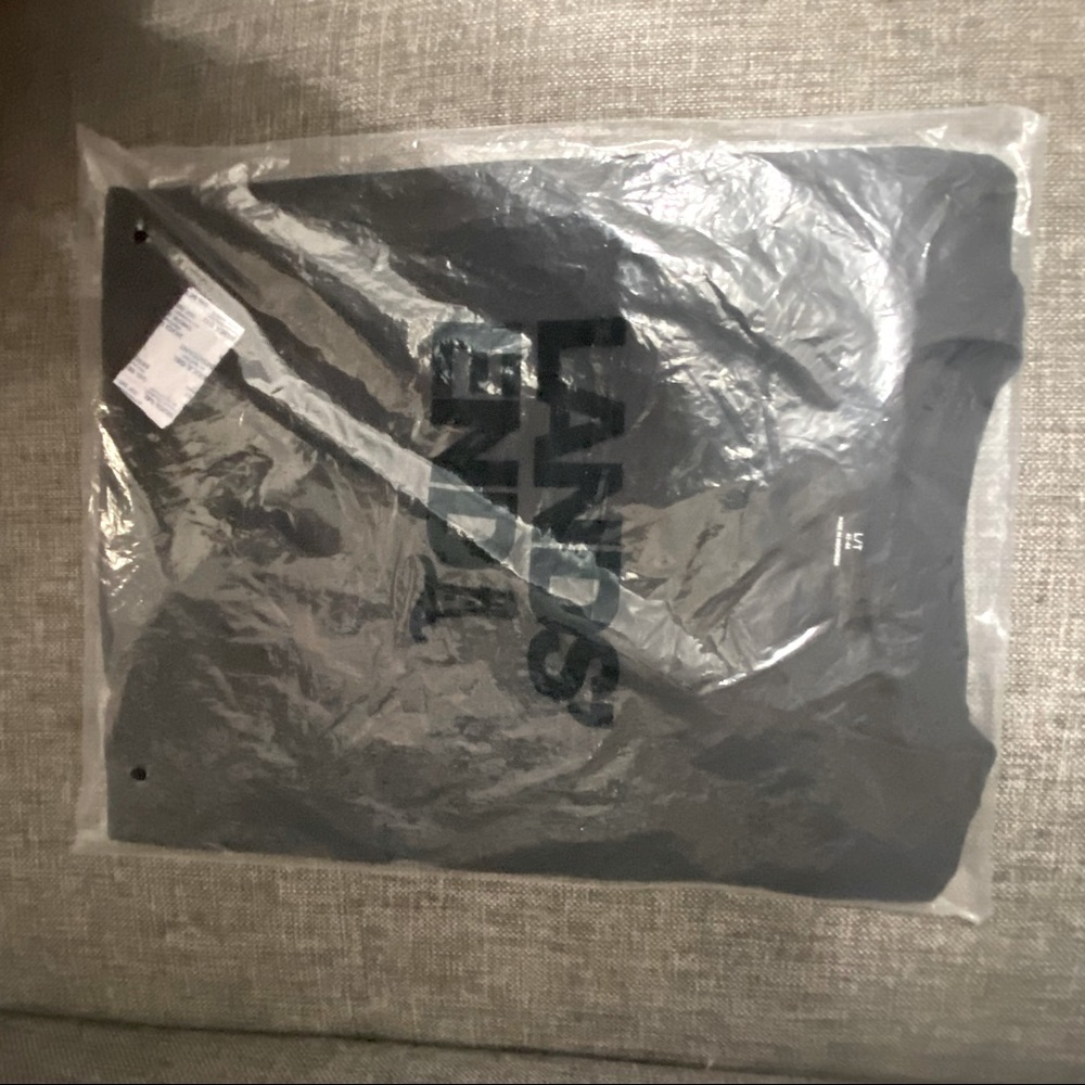 NWT Lands End | Men's Tall T-Shirt with Pocket - Picture 3 of 5